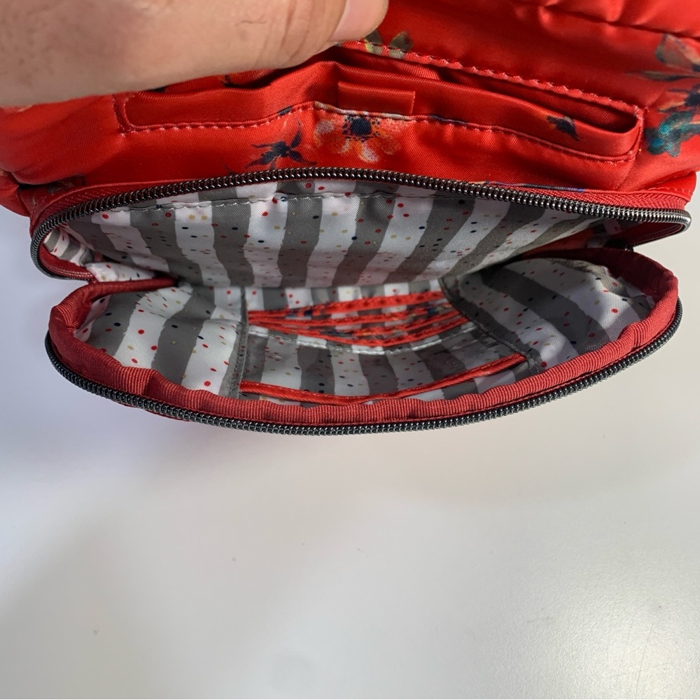 Lug Ranger Crossbody Purse Adjustable Strap Multi Pockets Quilted Bouquet Red - Picture 9 of 16